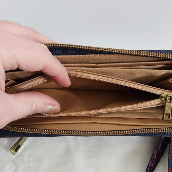 Travelon Navy Blue Burgandy Maroon Red RFID Wristlet Wallet NWT - Picture 14 of 16